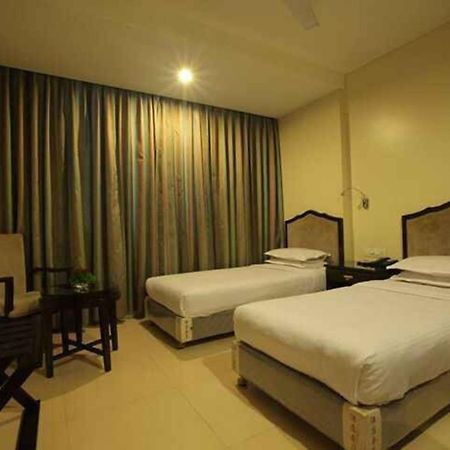 Hotel Ashoka, Pune Yerandwane 外观 照片